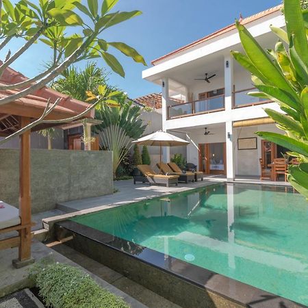 Villa Royal Singaraja Екстериор снимка