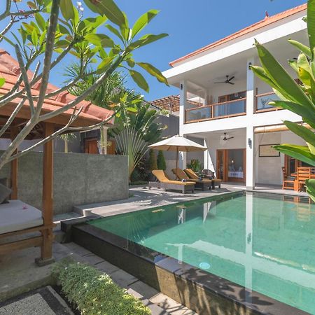 Villa Royal Singaraja Екстериор снимка