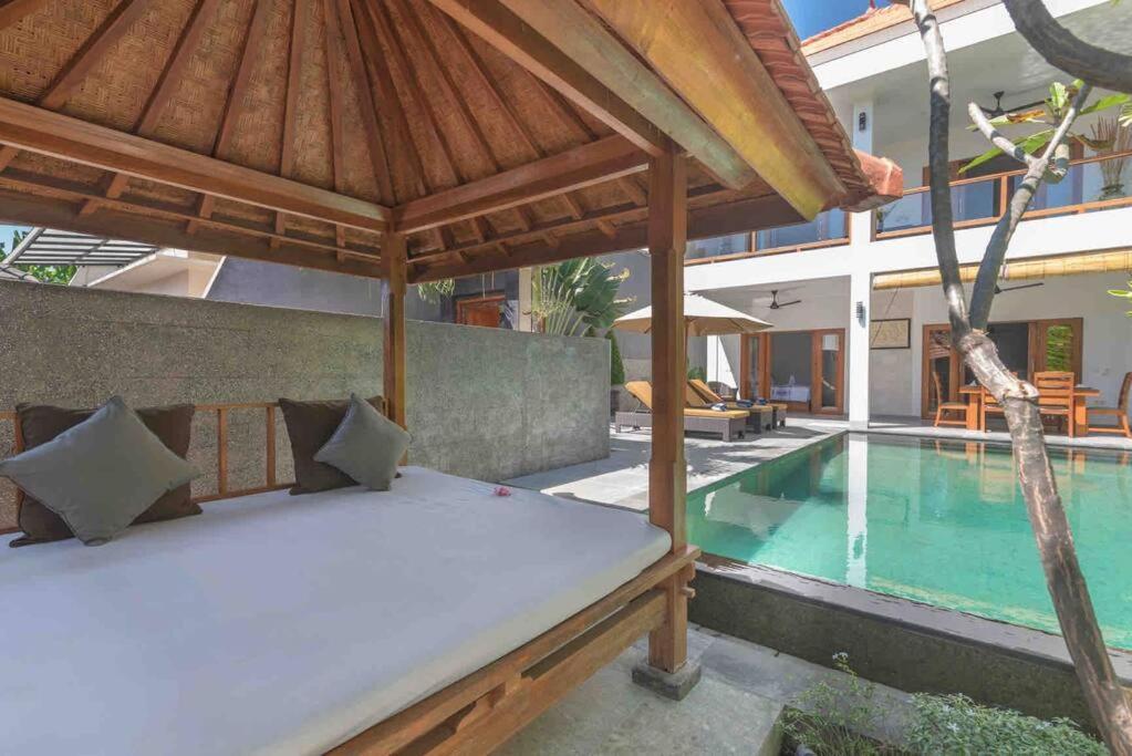 Villa Royal Singaraja Екстериор снимка