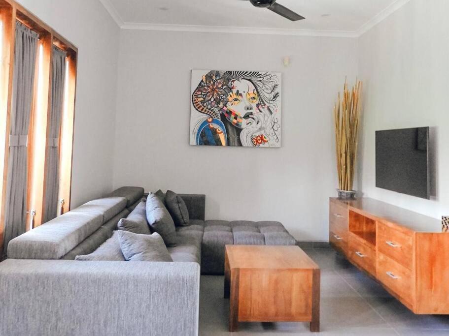 Villa Royal Singaraja Екстериор снимка