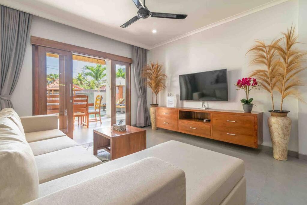 Villa Royal Singaraja Екстериор снимка
