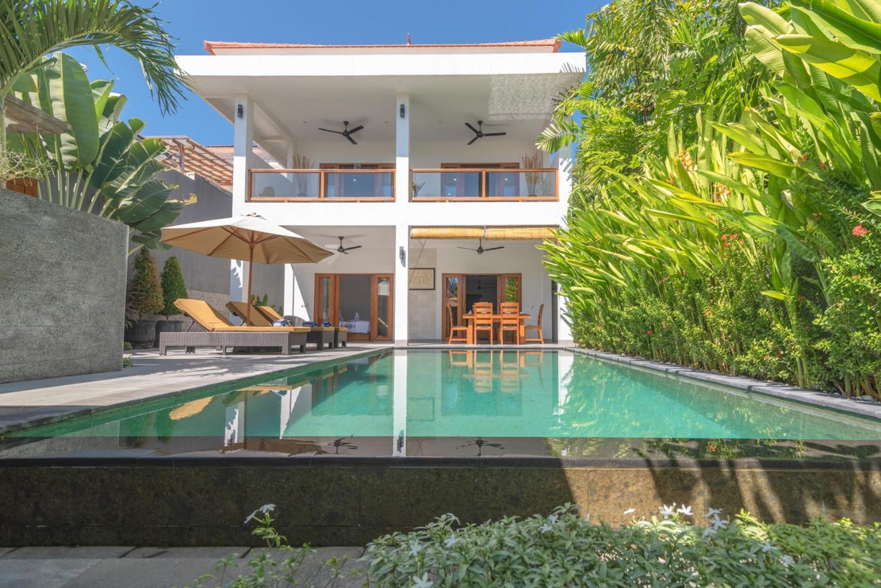 Villa Royal Singaraja Екстериор снимка